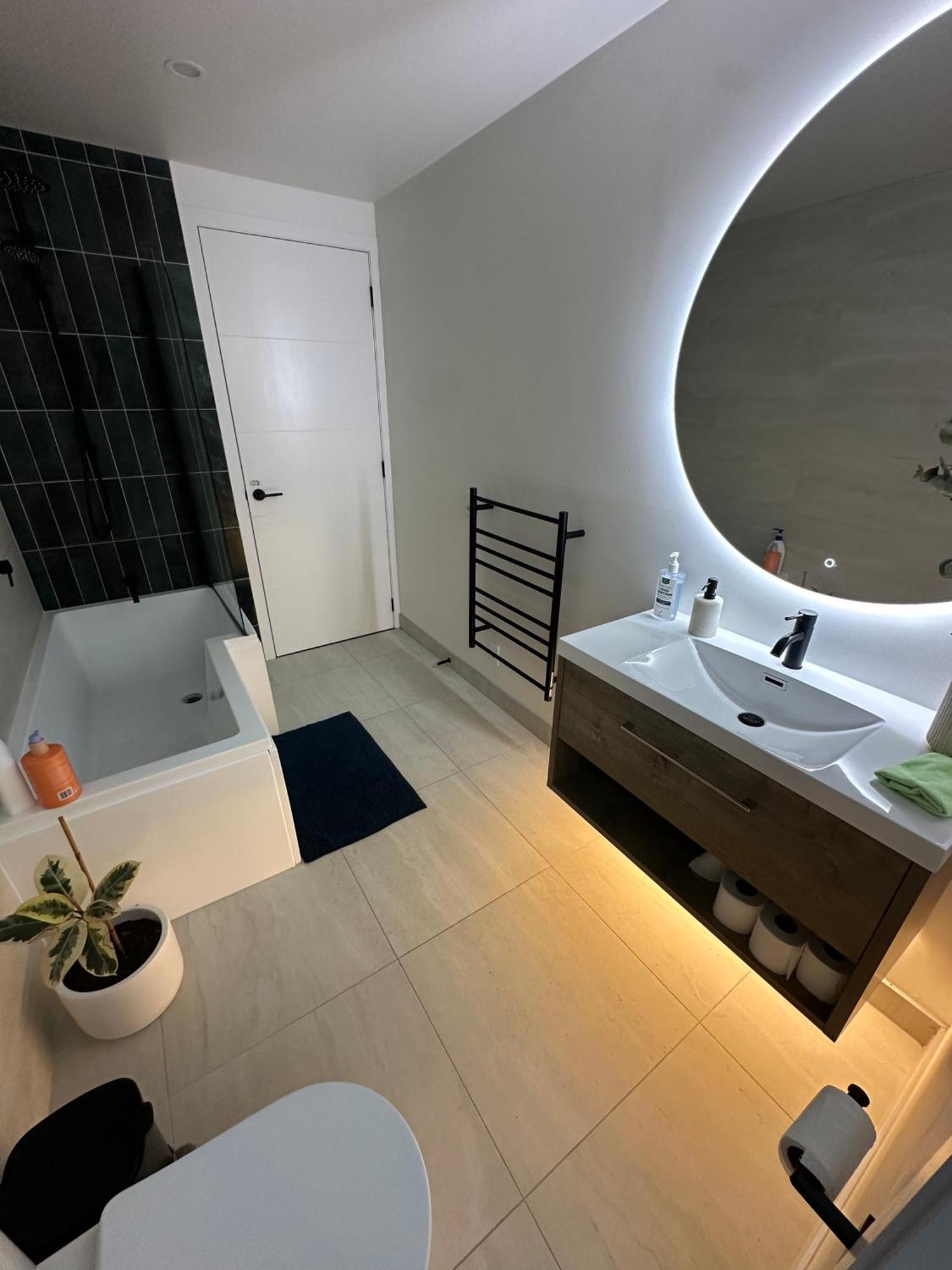 Remarkable View With Hot Tub Frankton Quarto foto